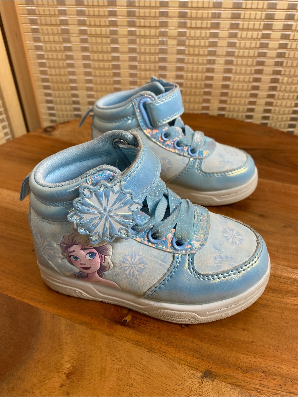 Disney Frozen Girls' Blue & White High-Top Sneakers (Toddlers/Little Kids) SZ6